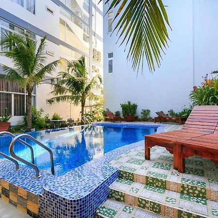 Ruby Hotel 두옹 동 외부 사진
