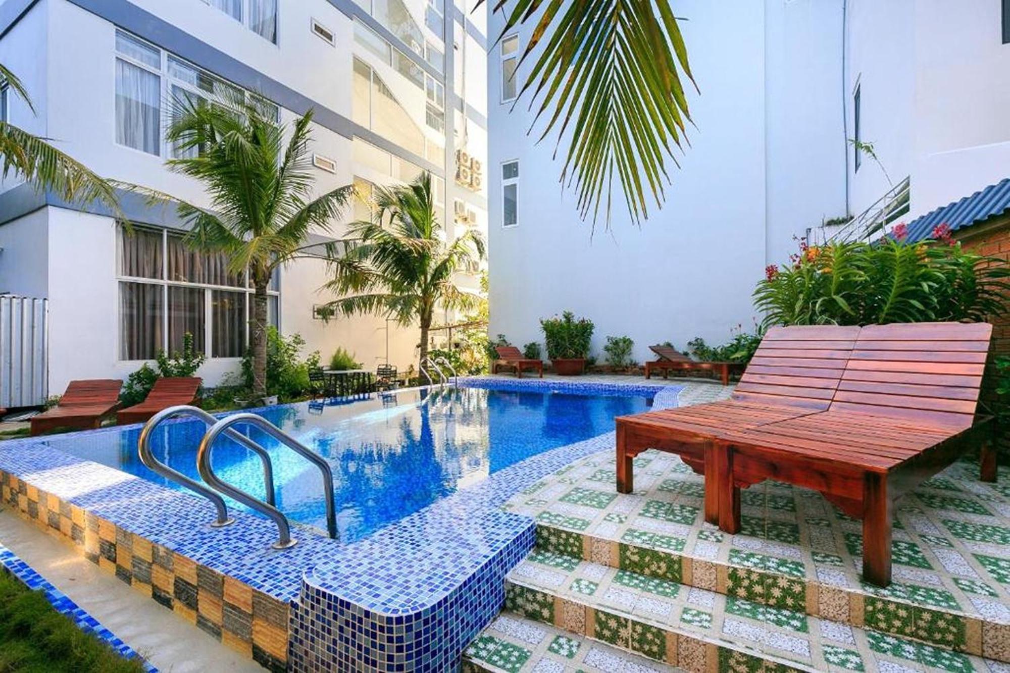 Ruby Hotel 두옹 동 외부 사진