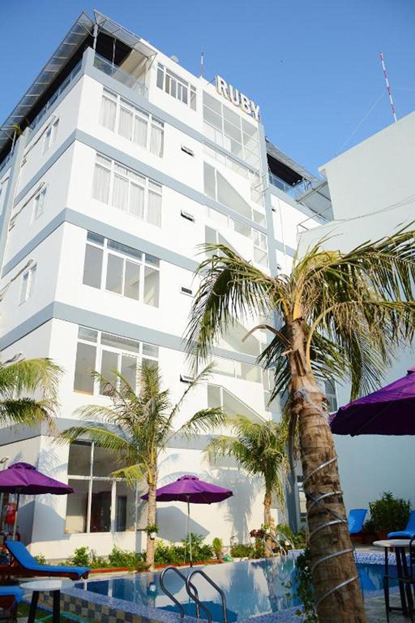 Ruby Hotel 두옹 동 외부 사진