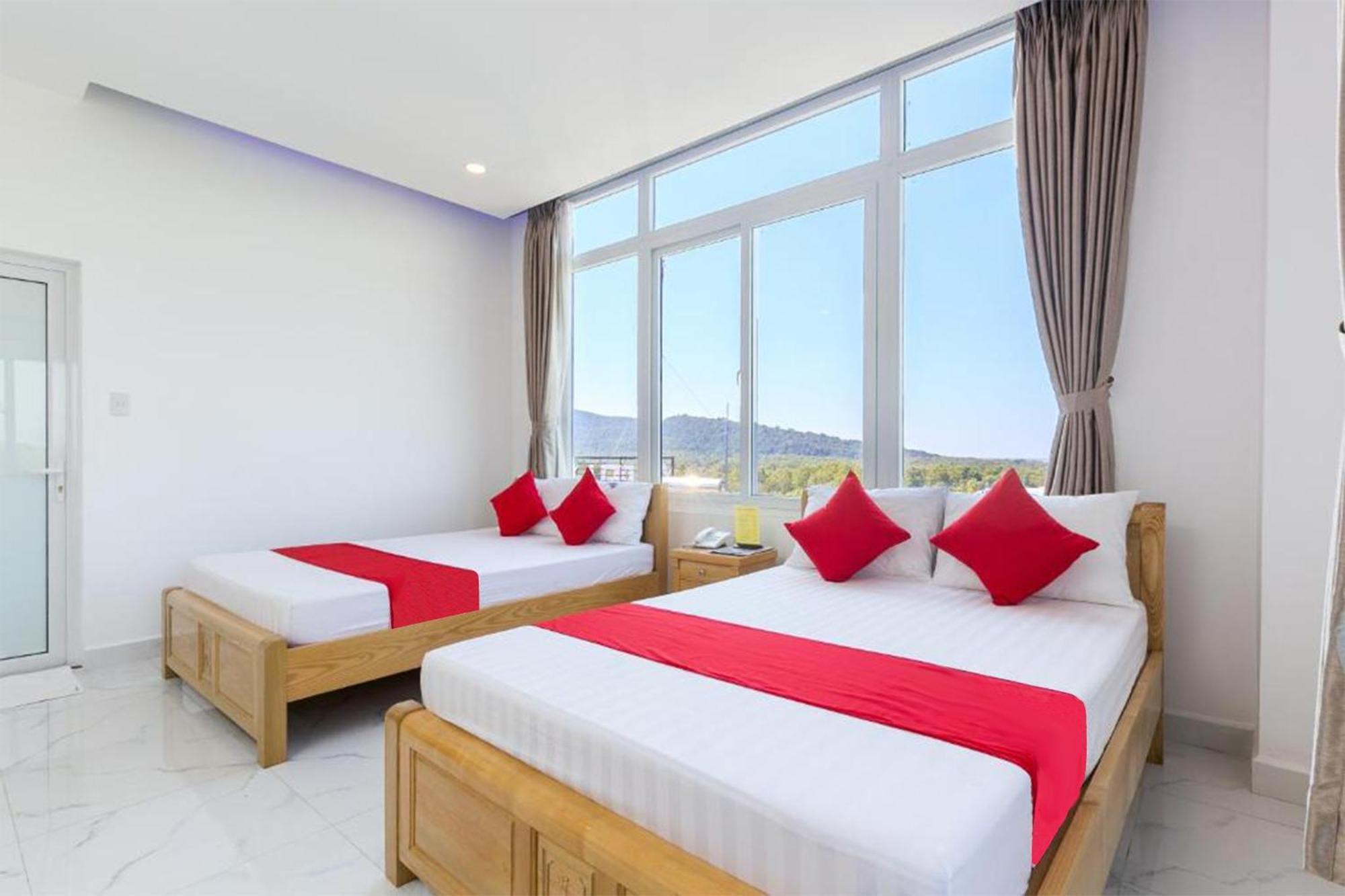 Ruby Hotel 두옹 동 외부 사진
